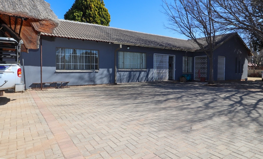 4 Bedroom Property for Sale in La Hoff North West